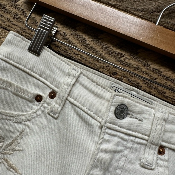 Abercrombie & Fitch Zoe Natural Rise Ankle Straight Jeans – Size 27 (4R) - Picture 4 of 8